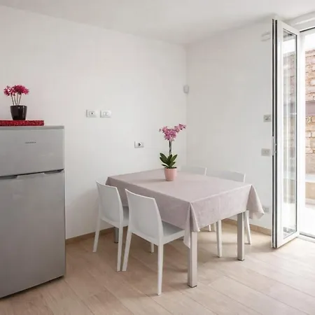 Casa Fiore Daire Lezzeno